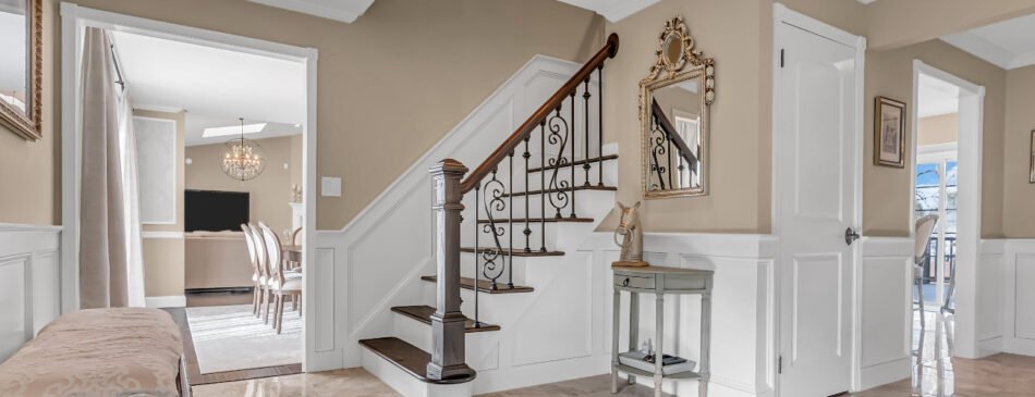 Creative Staircase Wall Decorating Ideas to Transform Your Home