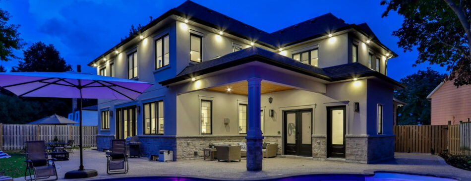 How to Highlight Architectural Features With Lighting