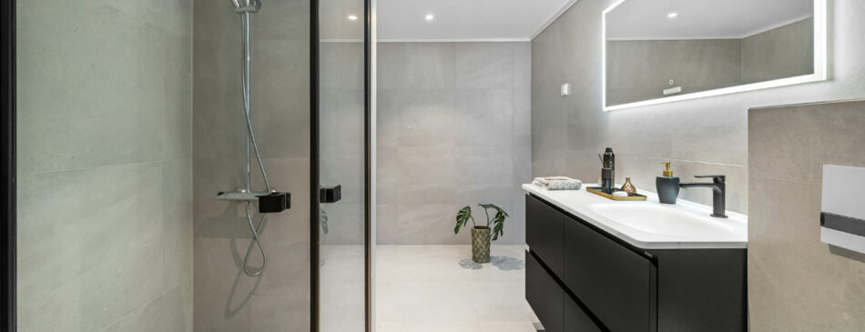 The Best Lighting Layouts for Bathrooms