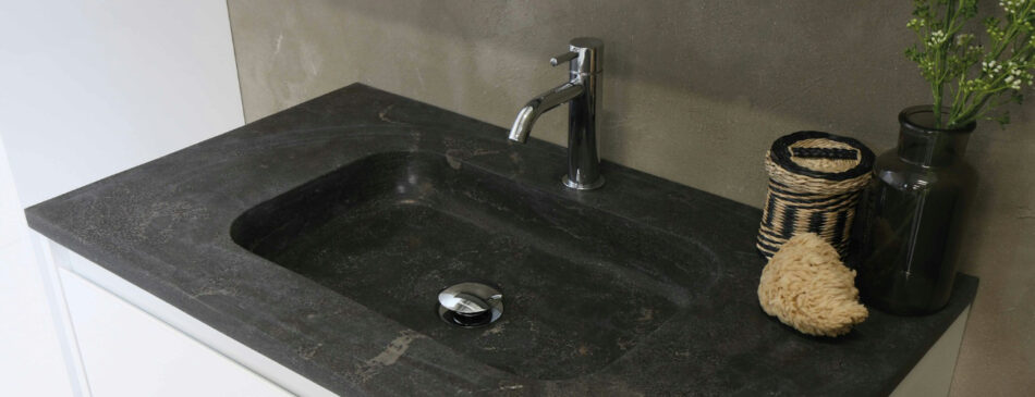 Choosing the Right Countertop Materials for Bathrooms